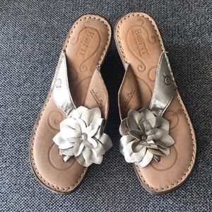 Born sandals